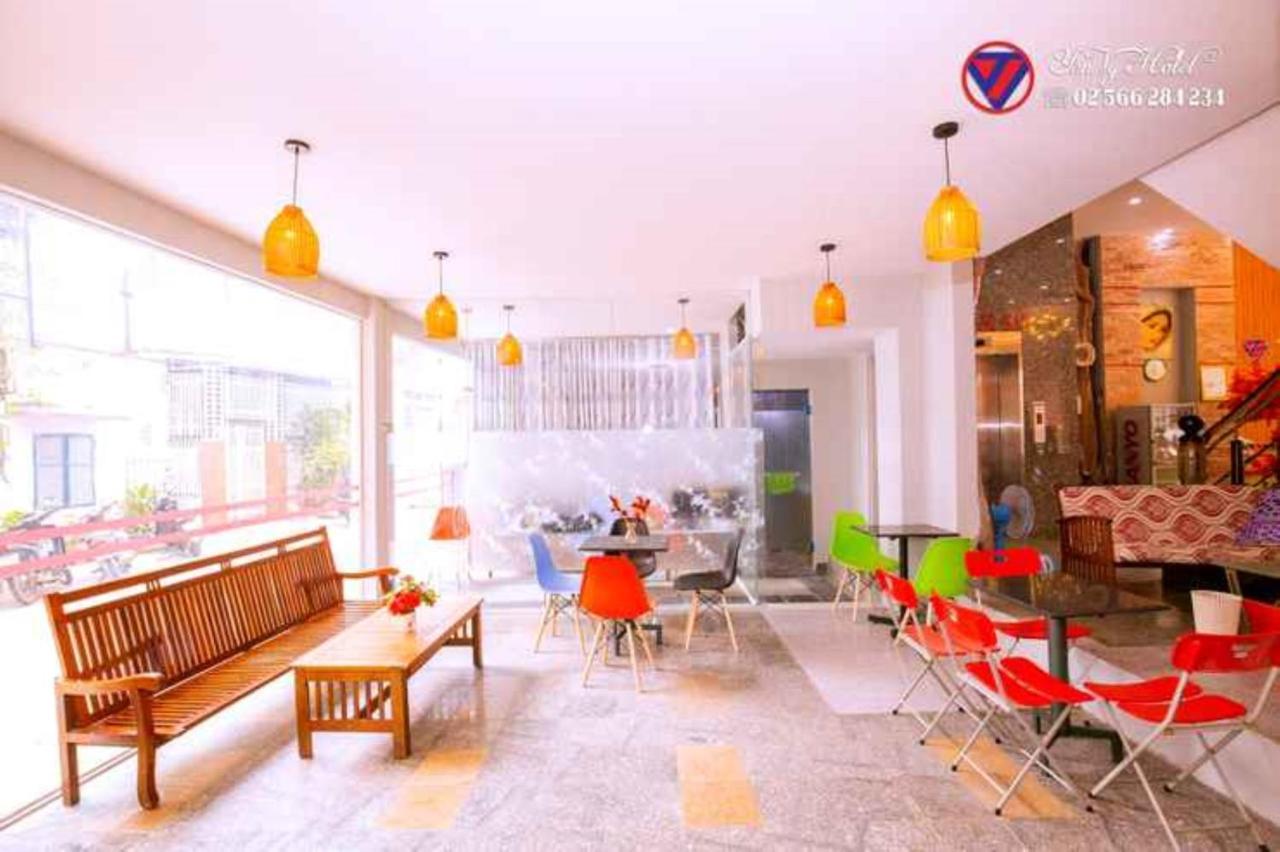 Yen Vy Hotel Quy Nhon Exteriör bild