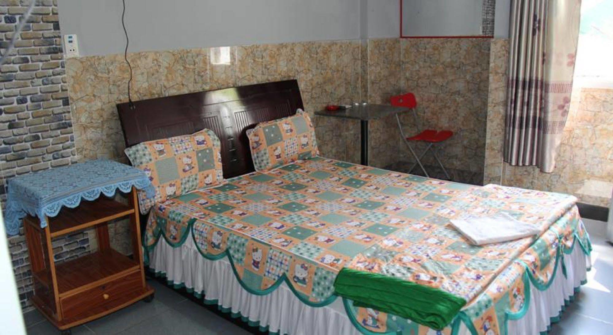 Yen Vy Hotel Quy Nhon Exteriör bild